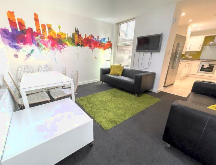 6 Bedroom House To Rent In Jubilee Drive, L7