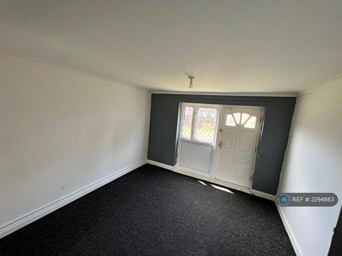 5 Bedroom Terraced House To Rent In Oakington Garth, Bransholme, Hull, HU7