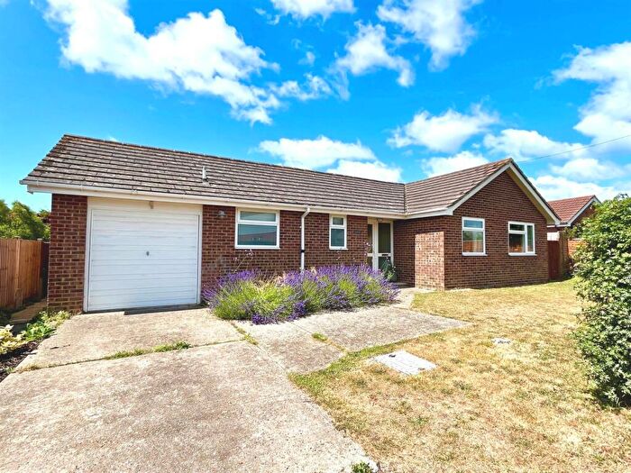 3 Bedroom Detached Bungalow For Sale In Bay Road, Freshwater, PO40