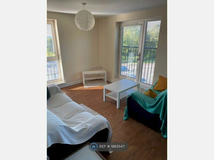 2 Bedroom Flat To Rent In Stratford Road, Wolverton, Milton Keynes, MK12