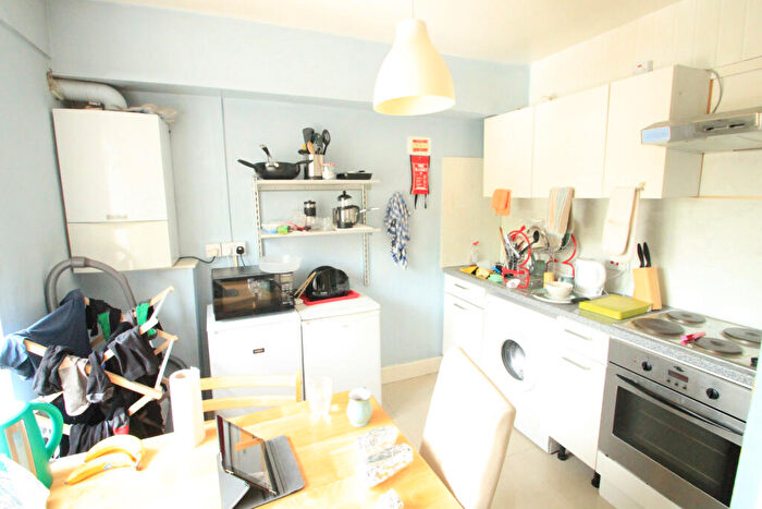 2 Bedroom Flat To Rent In Kember Street, Islington, N1