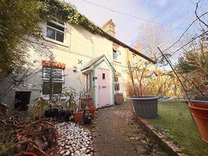 3 Bedroom Terraced House For Sale In Britannia Road, Poole, BH14