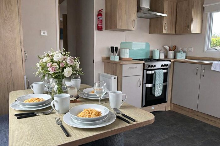 3 Bedroom Mobile/park Home For Sale In Shottendane Road, Birchington, CT7