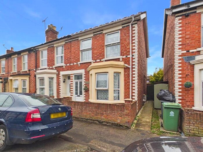 3 Bedroom End Of Terrace House For Sale In Lysons Avenue, Gloucester, GL1