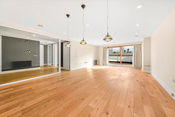 3 Bedroom Flat To Rent In Oval Road, Camden, London, NW1