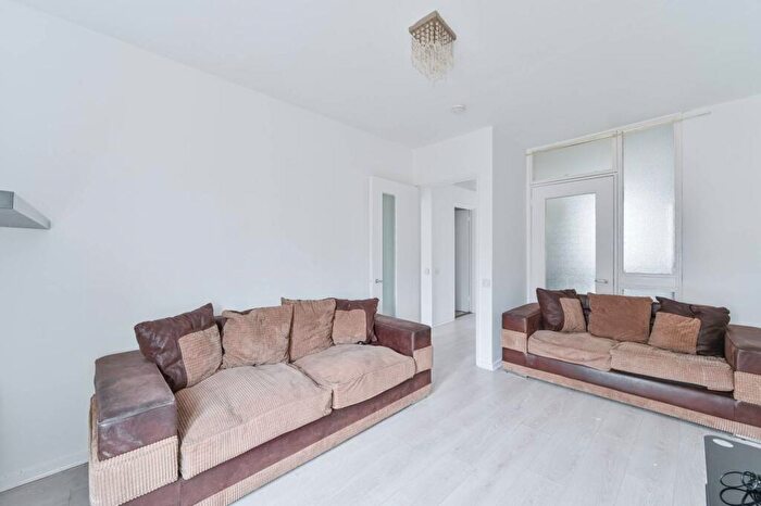 1 Bedroom Flat For Sale In Grove Lane, Camberwell, London, SE5