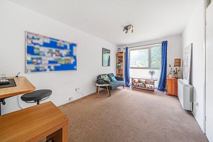 1 Bedroom Flat For Sale In Bollo Bridge Road, Acton, London, W3