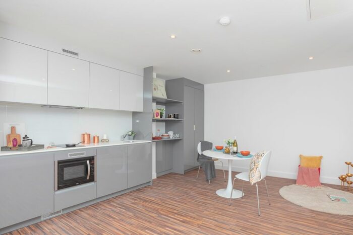 1 Bedroom Flat To Rent In Chester Road, Manchester, M16
