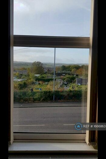 3 Bedroom Terraced House To Rent In Allerton Road, Bradford, BD8