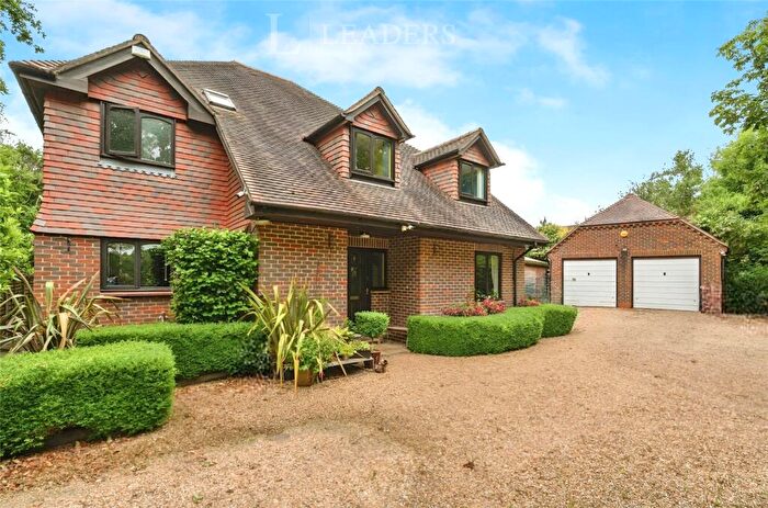 4 Bedroom Detached House For Sale In Hambrook Hill North, Hambrook, Chichester, PO18
