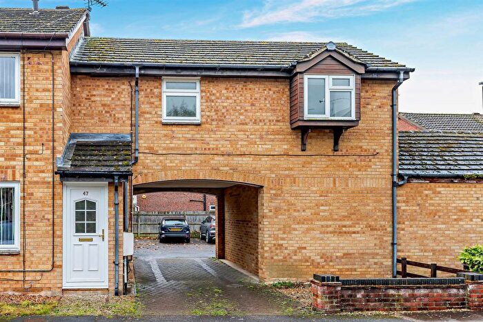 1 Bedroom Detached House For Sale In Meadow Way, Aylesbury, HP20