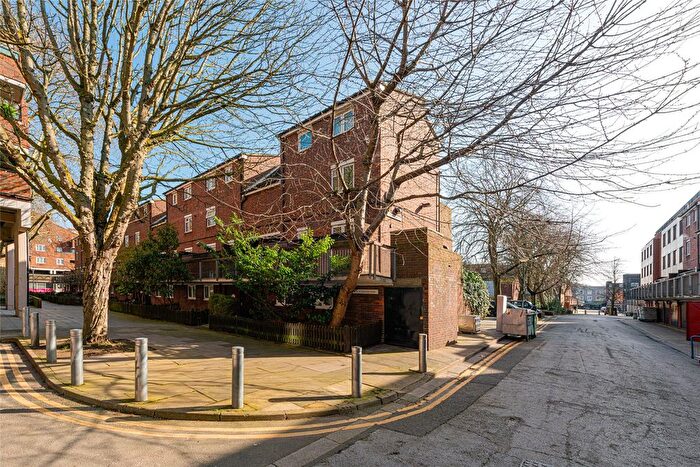 4 Bedroom Property For Sale In Falconer Walk, Islington, London, N7