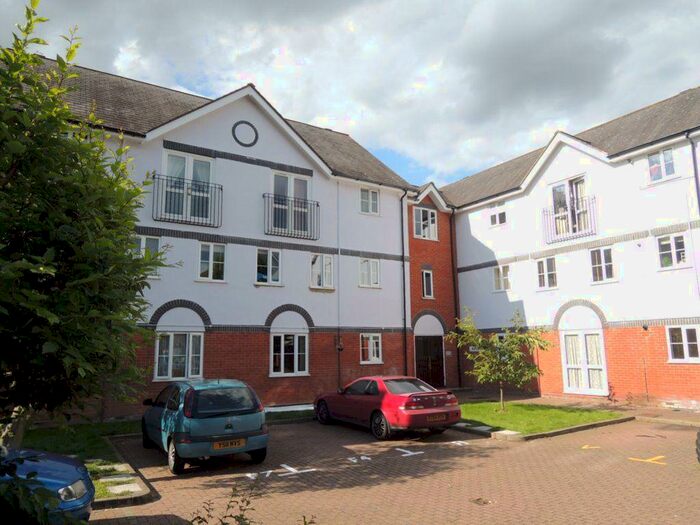 1 Bedroom Flat To Rent In Victoria Chase, CO1