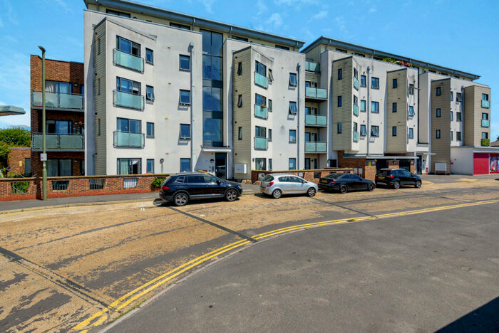 1 Bedroom Apartment To Rent In Oak House, Victory Park Road, Addlestone, KT15