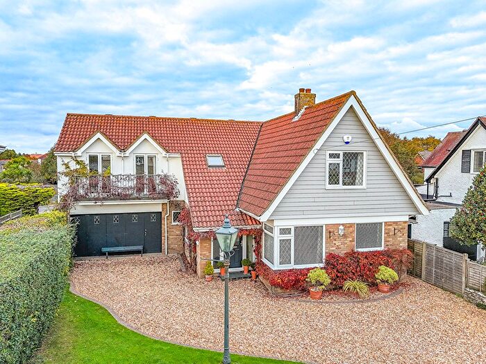 4 Bedroom Detached House For Sale In Barton Wood Road, Barton On Sea, New Milton, BH25