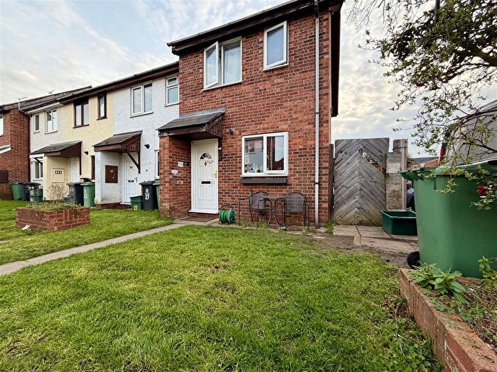 2 Bedroom End Terrace House For Sale In Maldon Gardens, Gloucester, GL1