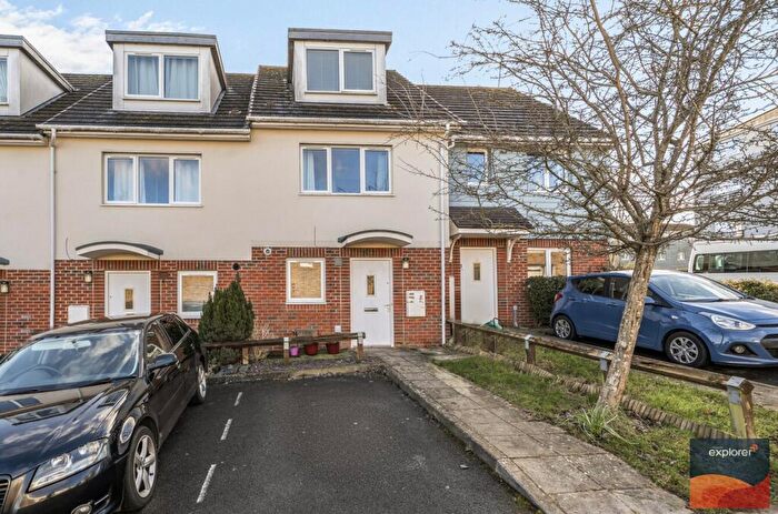 3 Bedroom Terraced House For Sale In Rossetti Close, Basingstoke, RG24