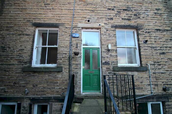 2 Bedroom Apartment To Rent In Chapel Court, Mill Moor Road, Holmfirth, West Yorkshire, HD9