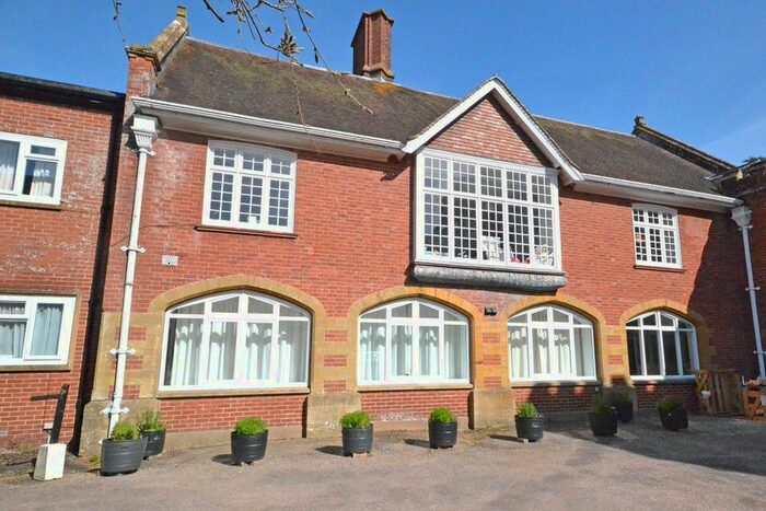 2 Bedroom Flat For Sale In The Drive, Farringdon, Exeter EX5