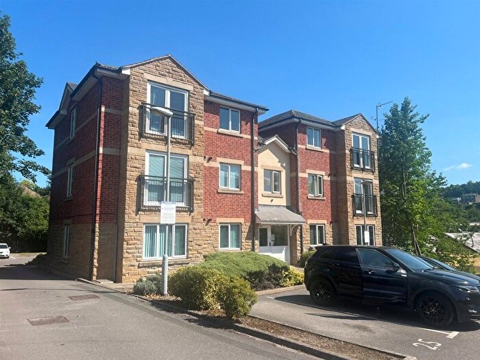 2 Bedroom Flat For Sale In College View (Ff Amp; Parking Space), Dewsbury, WF13