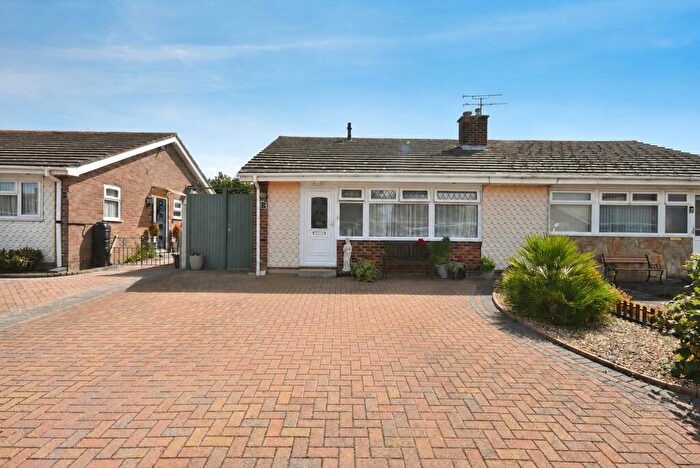 2 Bedroom Detached Bungalow For Sale In Marshall Crescent, Broadstairs, CT10