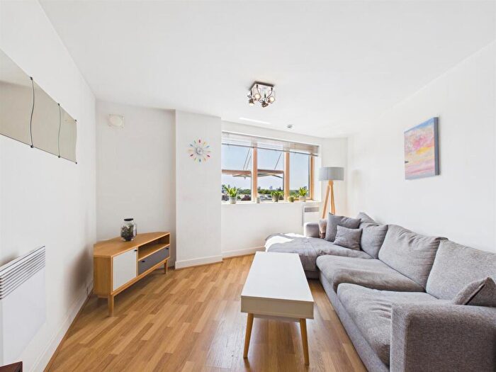2 Bedroom Apartment To Rent In Leamore Court, Meath Crescent, Bethnal Green, E2
