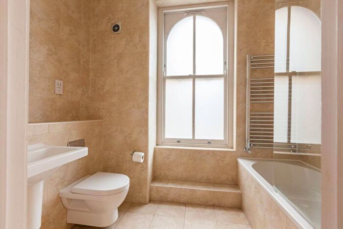 1 Bedroom Flat To Rent In Puma Court, Spitalfields, London, E1