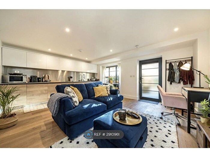 Studio To Rent In Swanne House, London, SE10