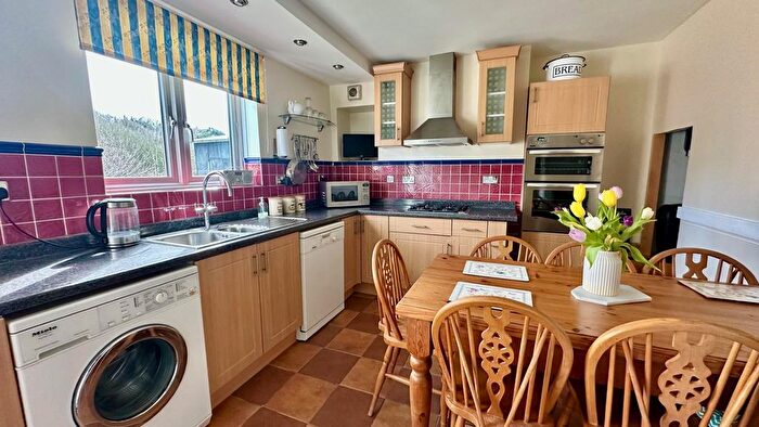 3 Bedroom Terraced House For Sale In Harold Road, Hastings, TN35