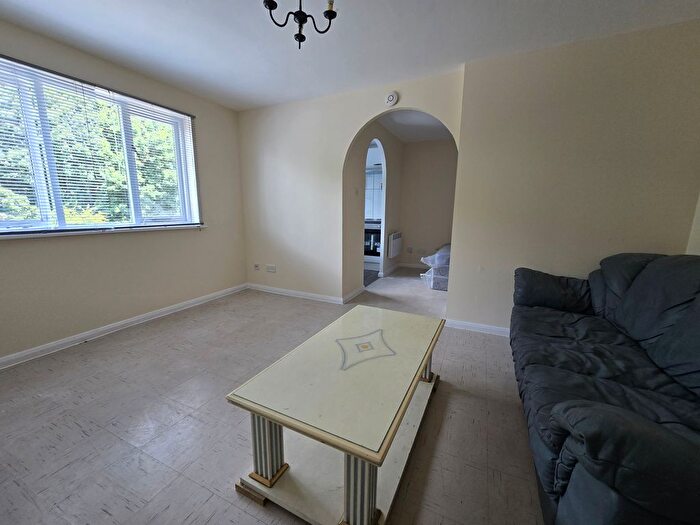 1 Bedroom Flat To Rent In Whitehead Close, Edmonton, N18