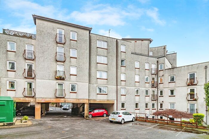 1 Bedroom Flat For Sale In Market Street, Torquay, TQ1