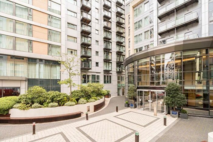 1 Bedroom Flat For Sale In Queenstown Road, Battersea, SW11