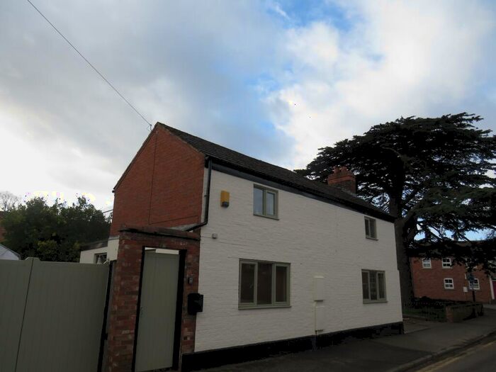 2 Bedroom House To Rent In Church Street, Barford, Warwick, CV35