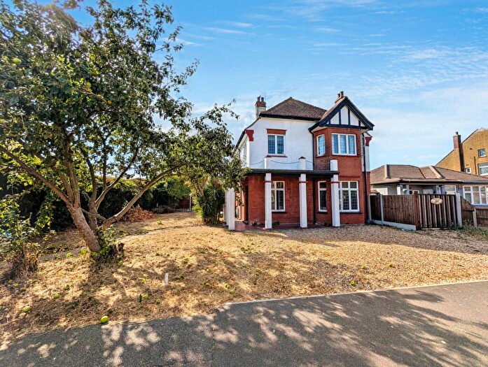 5 Bedroom Detached House For Sale In Holland Road, Clacton-on-sea, CO15