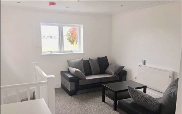1 Bedroom Flat To Rent In Forest Road, Ilford, IG6