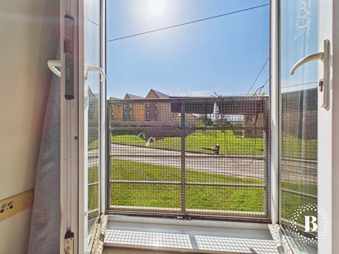 2 Bedroom Apartment For Sale In Beeches Bank, Norfolk Park, Sheffield, S2