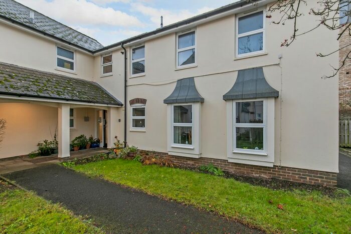 1 Bedroom Flat To Rent In Spicers Court, St. Pauls Hill, Winchester SO22