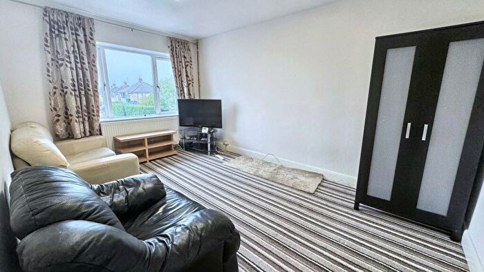 2 Bedroom Flat To Rent In The Parade, Hengrove, BS14