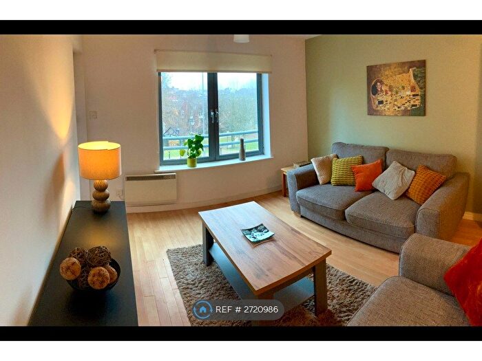 2 Bedroom Flat To Rent In Naples Street, Manchester, M4