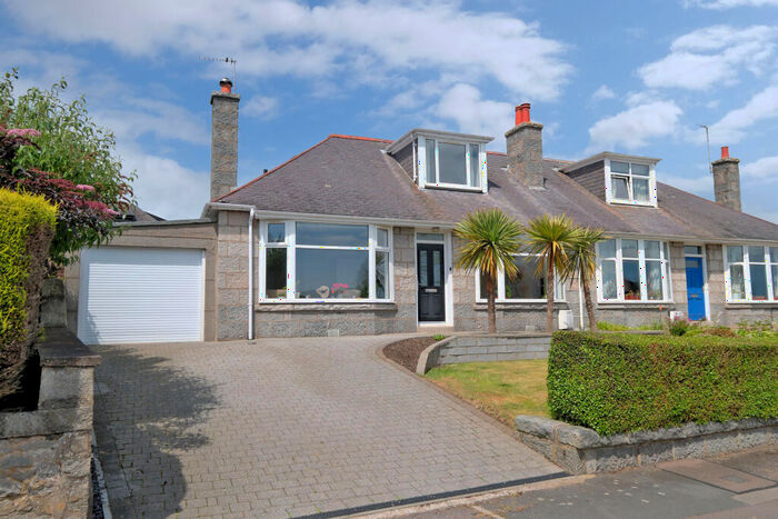 4 Bedroom Semi-Detached House For Sale In Gordon Road, Mannofield, Aberdeen, AB15