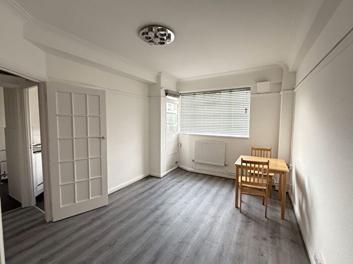 1 Bedroom Flat To Rent In Nightingale Lane, London, SW4