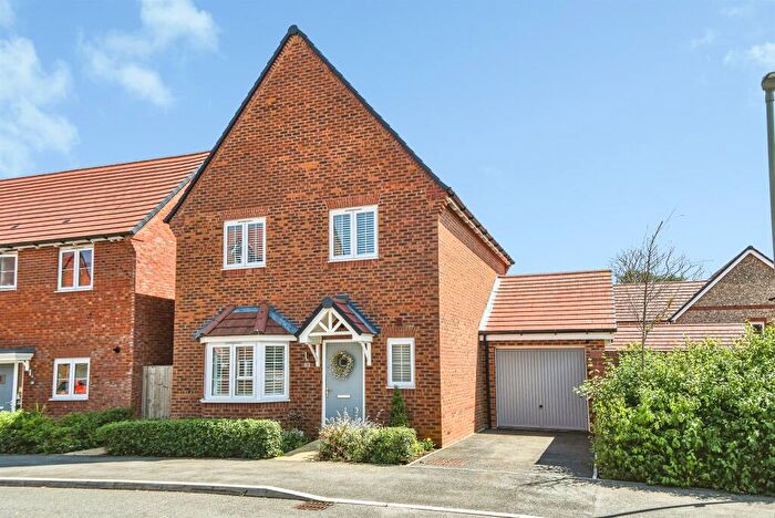 3 Bedroom Detached House For Sale In Prince Drive, Shrivenham, Swindon, SN6