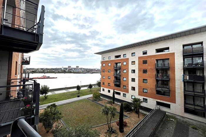 1 Bedroom Flat To Rent In Sheerness Mews, E16