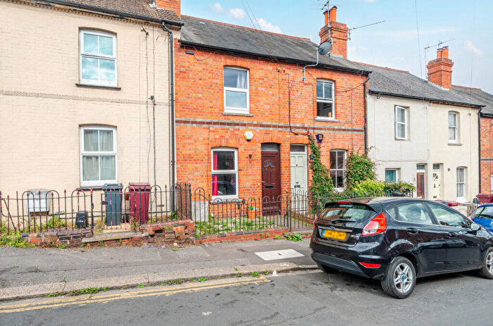 2 Bedroom Terraced House For Sale In Collis Street, Reading, Berkshire, RG2
