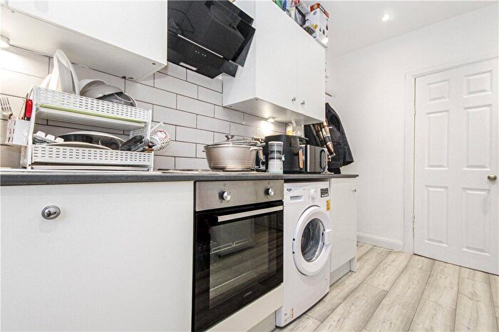Apartment To Rent In Norwood Road, London, SE27