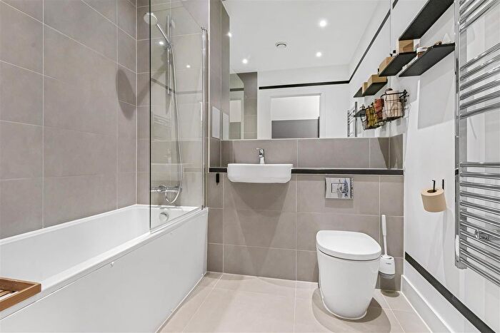 1 Bedroom Flat For Sale In Beames Road, London, NW10