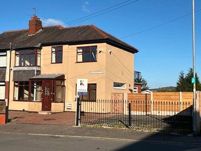 4 Bedroom Town House For Sale In Springwood Avenue, Chadderton, OL9