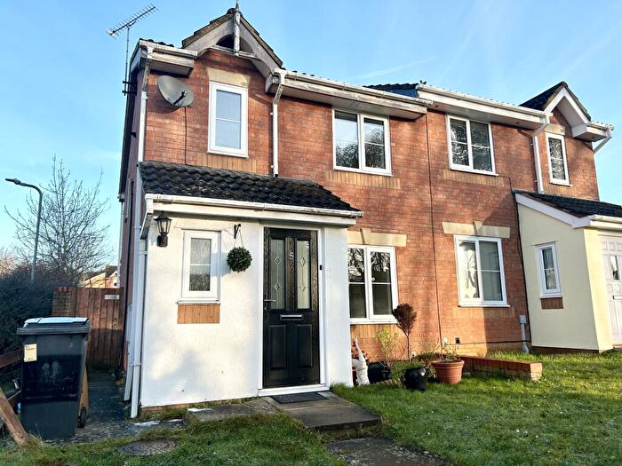 3 Bedroom House To Rent In Backley Close, Kettering, NN15