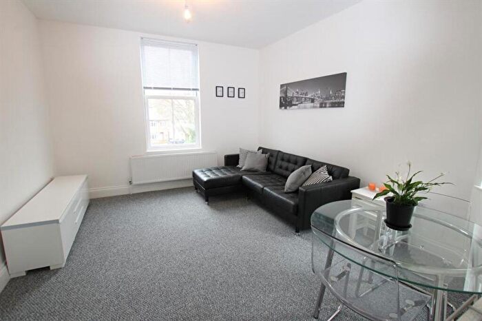 1 Bedroom Flat To Rent In Fishpond Drive, Nottingham, NG7