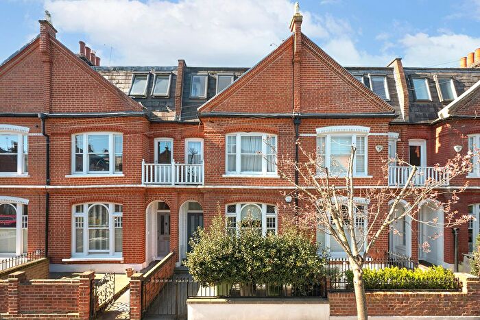 3 Bedroom Maisonette For Sale In Coniger Road, Peterborough Estate, Fulham, London, SW6